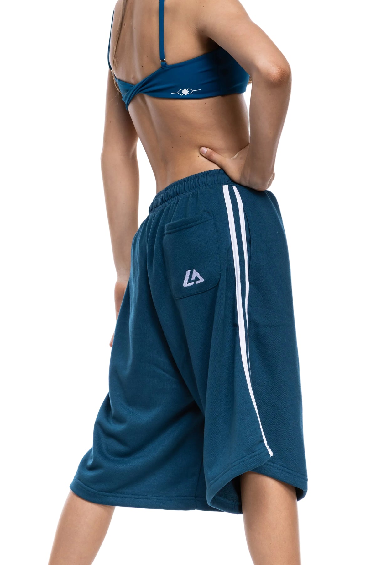L A Jorts